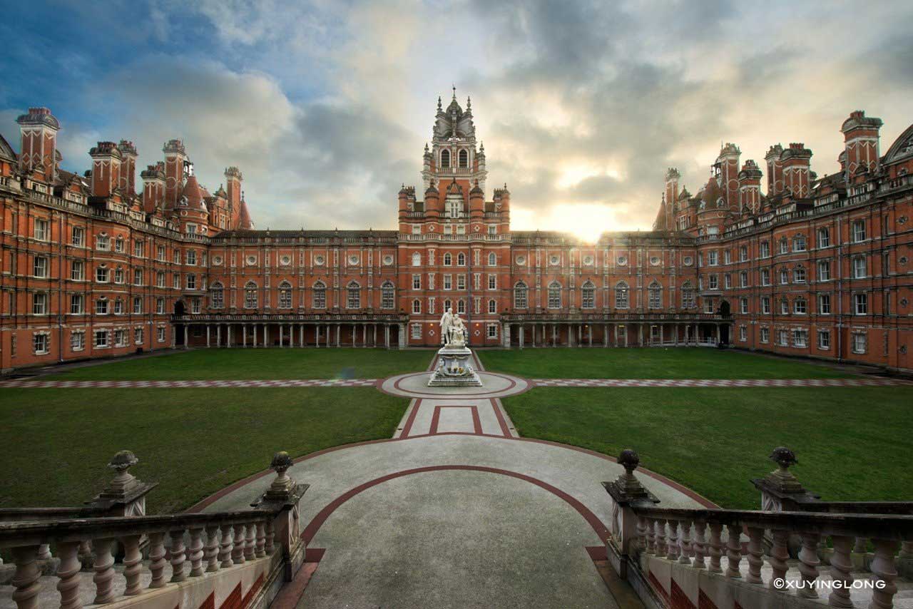 Đại học Royal Holloway là một trong những trường ĐH tốt nhất thế giới